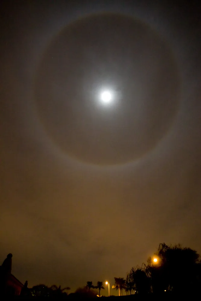 moon_halo